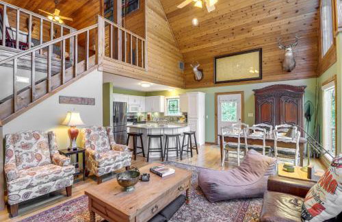 Peaceful Greers Ferry Cabin with Deck and Lake View! - Foto 5