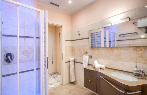 La Dolce Vita Of Via Veneto - Prestigious Apartment With Wonderful Terrace In the Historic Center - Foto 32