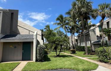 Beachside Modern Wellness Villa with Spacious Patio - Photo 17