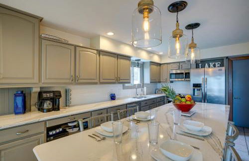 Lakefront Syracuse Home with Deck and Private Dock! - Foto 10