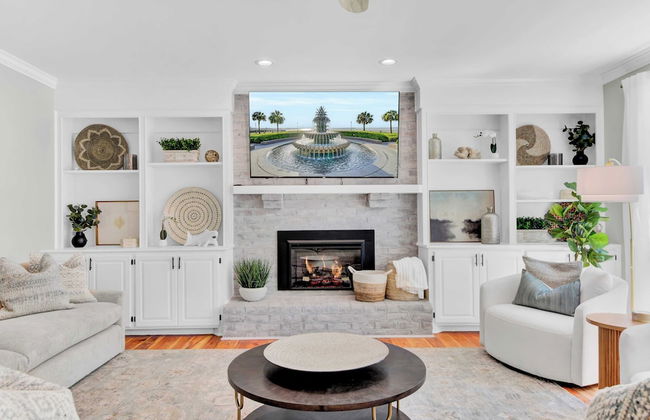 Southern Oasis by Avantstay 0.5mi Walk to the Beach, Pool, Patio, Large Yard - Photo 13