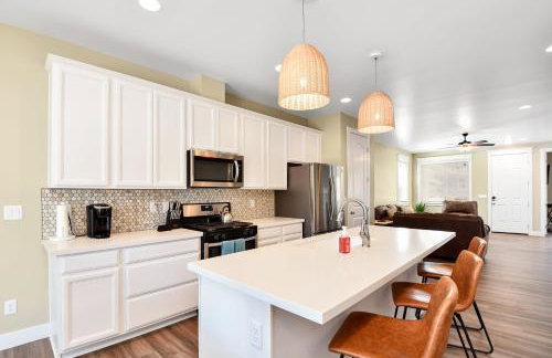 Windtree Retreat Hot Tub Pet-Friendly Fire Pit Near Downtown - Foto 6