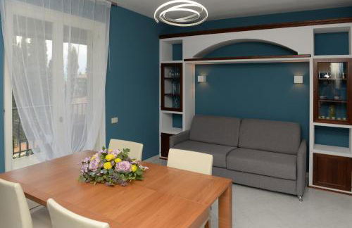 La Verbena a fianco del Vittoriale, vista piscina, 10 minuti a piedi dal lungo lago - Foto 10