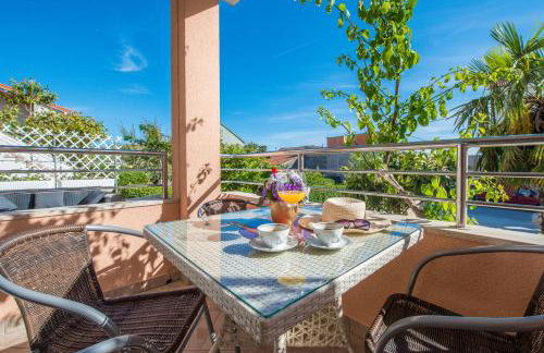 Villa Zdenka with heated pool - Photo 52