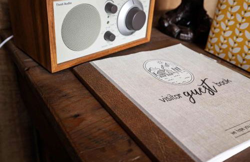 Stunning Mountain Views w Deck & Grill on 5 Acres! - Foto 17