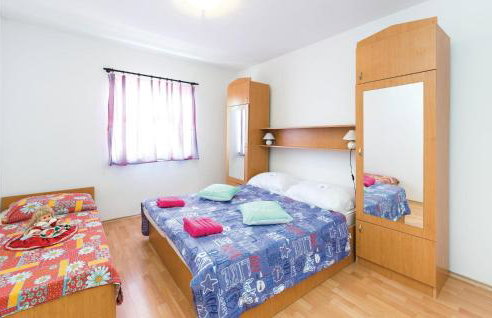 1 Bedroom Cozy Apartment In Vidalici - Foto 4