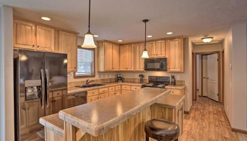 Idyllic Sturgis Home with Fire Pit and Large Deck! - Foto 2