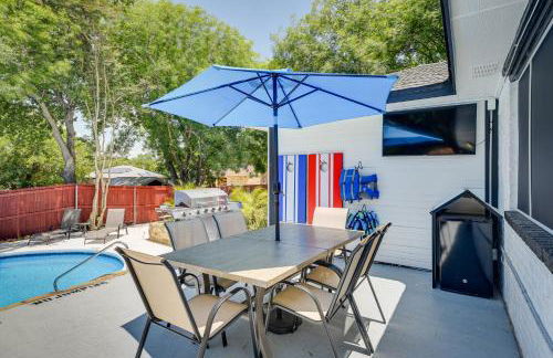 11 Mi to Six Flags! Poolside Oasis in Bedford - Foto 27