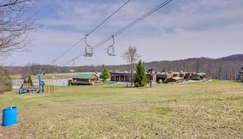 Snowed Inn Cozy Winterplace Ski-InandSki-Out Cabin - Foto 2