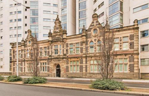 Stunning Spacious City Apartment with free parking - Foto 13