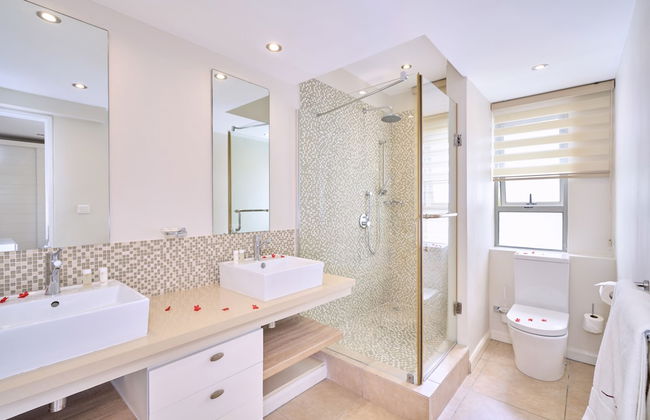 Bon Azur Beachfront Suites & Penthouses with LOV - Photo 43