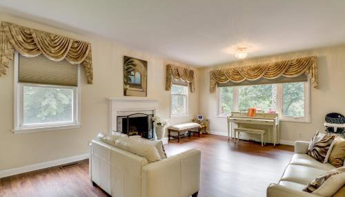 'Hidden Paradise' on 5 Acres w/ Hot Tub & Deck! - Foto 4