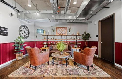 Luxury Downtown Loft Getaway with Gym, Pool, Game room - Foto 6