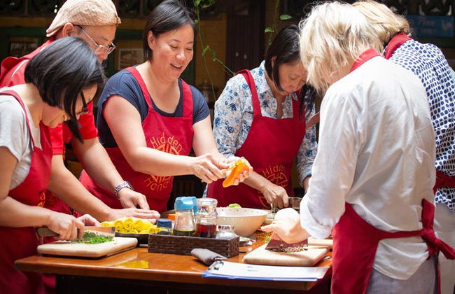 Corso di cucina con Chef Ai - Tour di mezza giornata - Foto 1