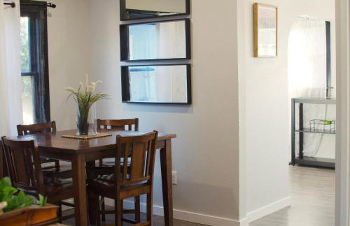 Boho Revival Modern Glam with AC in Downtown Albany - Foto 11