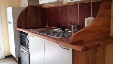 Gîte La Salamandre - Piscine, nature, GR35 et télétravail - Foto 5, stove, dishwasher