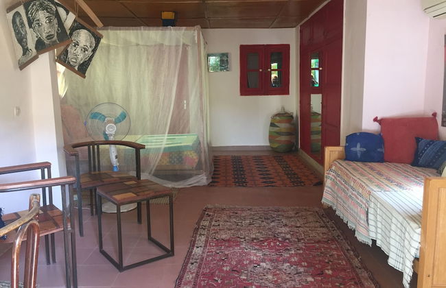 Picturesque Studio Apartment - Photo 3