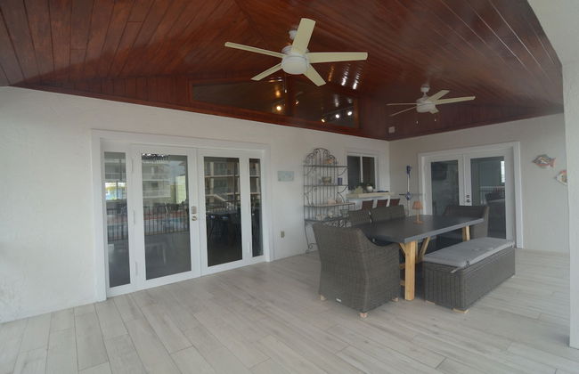 Beautiful Canal Front Home With Above Ground Pool, Dock And Fish Cleaning Station 4 Bedroom Home by RedAwning - Photo 34