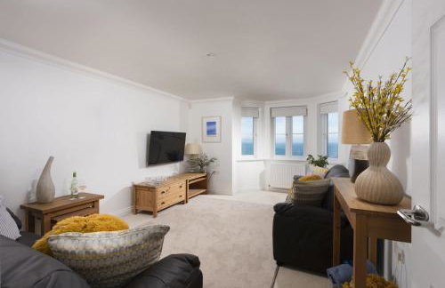 Bay View, Compass Point, Sea Views, Free Parking and WiFi - Foto 1