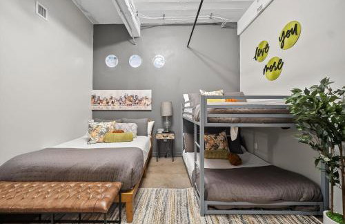 Modern-Chic Loft in Heart of Dallas - Foto 24