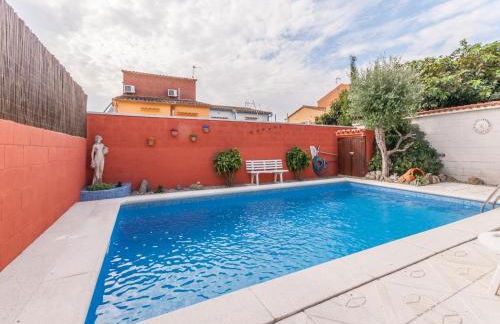 Peaceful Holiday Home in Costa Brava With Private Pool - Foto 2