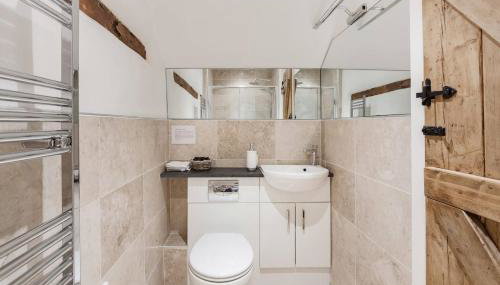 Luxury Farmhouse Retreat with Private Hot Tub & EV - Foto 4