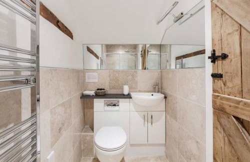 Luxury Farmhouse Retreat with Private Hot Tub & EV - Foto 4