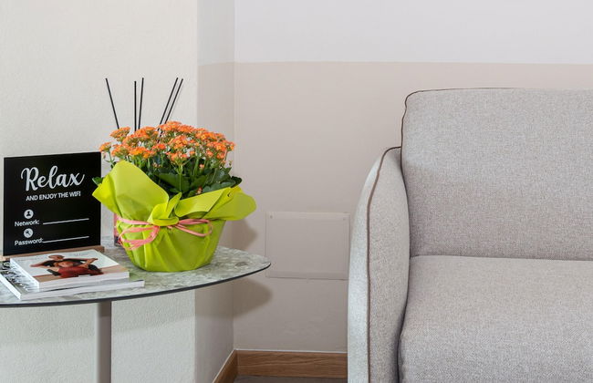 Luxury 1 in Como With 2 Bedrooms and 2 Bathrooms - Photo 22