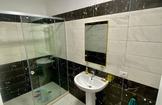 Seaview Apartments Rental Vlore - Photo 12
