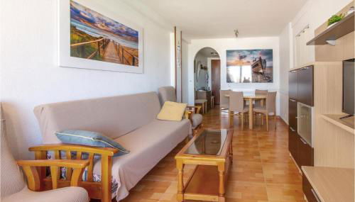 2 Bedroom Cozy Apartment In Gandia - Photo 5