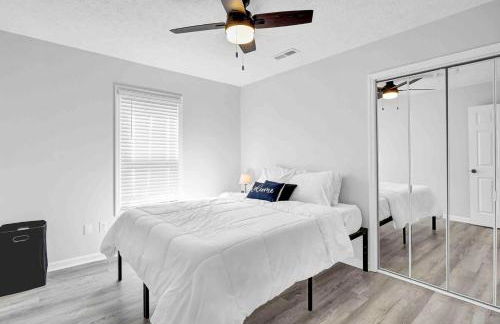 Relaxing 3 Bedroom Home Close to Beach & Airport! - Foto 16