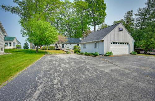 Vibrant Waterfront Vacation Rental on Lake Huron! - Foto 39