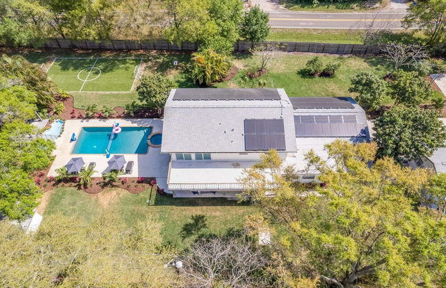 Luxe Largo Retreat: Pool, Games, Basketball & More - Foto 73