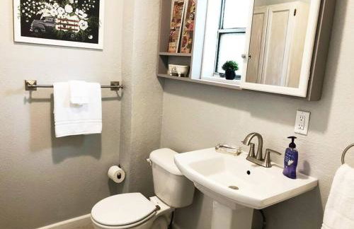 Downtown Dunedin! 2 bedroom 2 bath NO KIDS, NO PETS - Photo 12