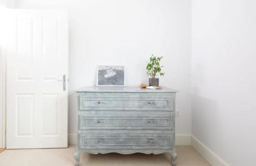 Superior House for 6 Near Beach w Parking Garden - Foto 26