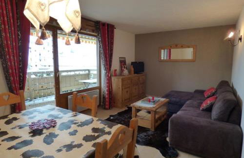 Charmant T2 + coin montagne, idéal familles, proche pistes et commerces - Garage, balcon, 6 pers. - FR-1-458-142 - Foto 2