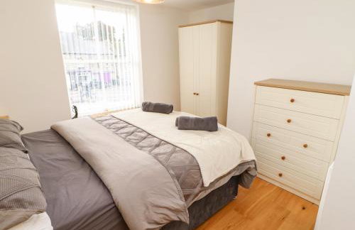 Flat Above 27 - Photo 17