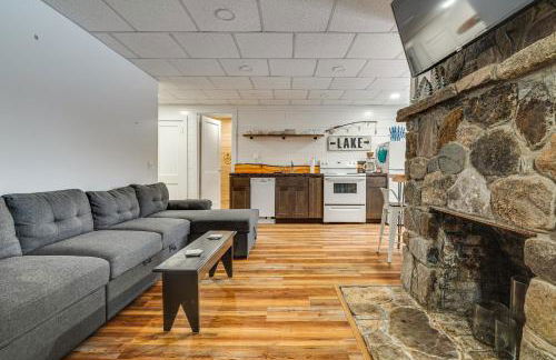 Great for Gatherings! Lakefront Ticonderoga Villa - Foto 36