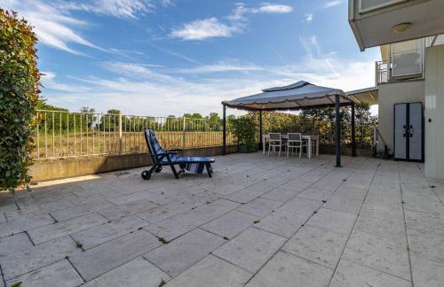 Airport Marco Polo -free park- - Photo 17