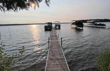 Tranquil 5-BR Lake House Near Duck Lake TC ➠7570 - Foto 3