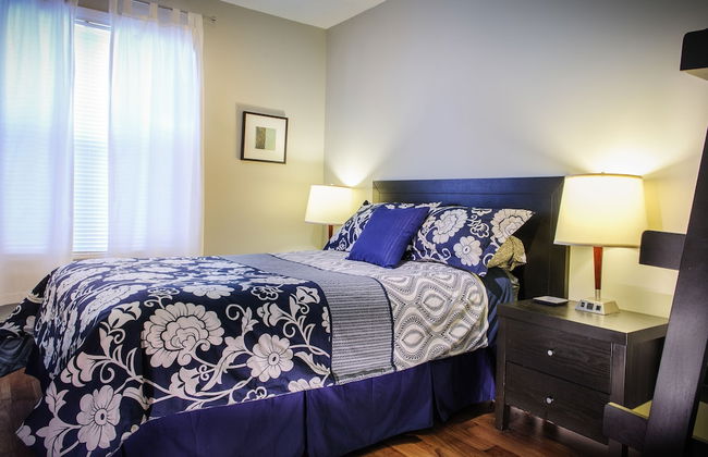 Moncton Suites - 267 Universite Ave - Foto 1