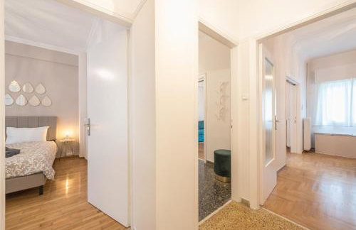 Golden Comfort With Courtyard By Greece Apartments - Foto 16