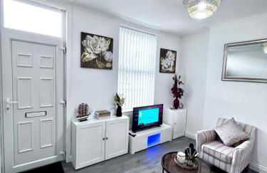 Homely Whittier Terrace 3 Bedroom House - Foto 1