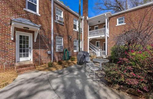 Bright and Restful 2BR near Uptown with Balcony - Foto 24