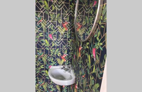 Lovely 3 Bed House Close to Carlyon Bay Beach! - Foto 7