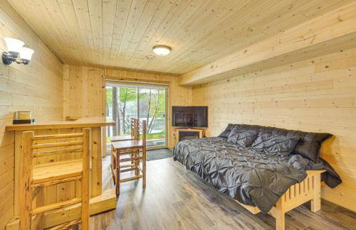 Four-Season Lake Cabin with Canoe and Paddle Boat! - Foto 17