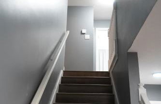 Stylish 4BR Prime Location Close to All! - Foto 15