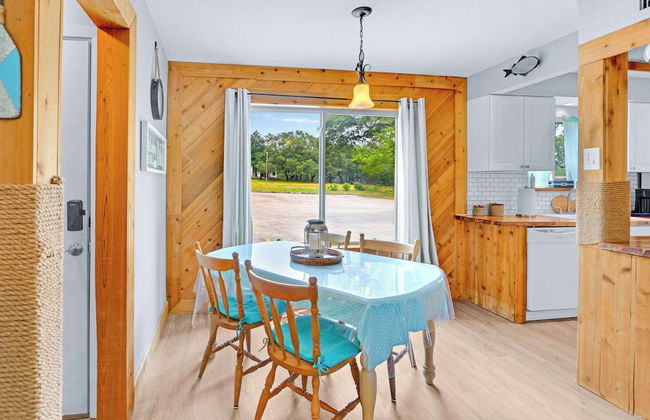 Charming Lakeside Condo - Moments to Lake Fun - Foto 19