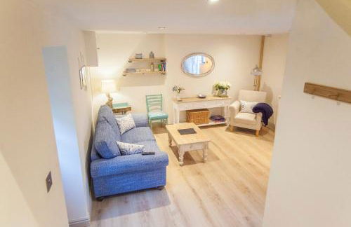 STABLES Stylish comfortable peaceful cottage with parking and outdoor space - Photo 13