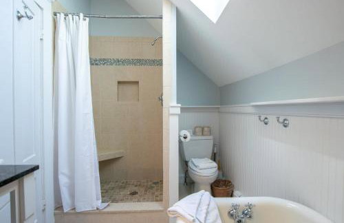 Gorgeous Traditional Home Modern Amenities Downtown Harwichport - Foto 27